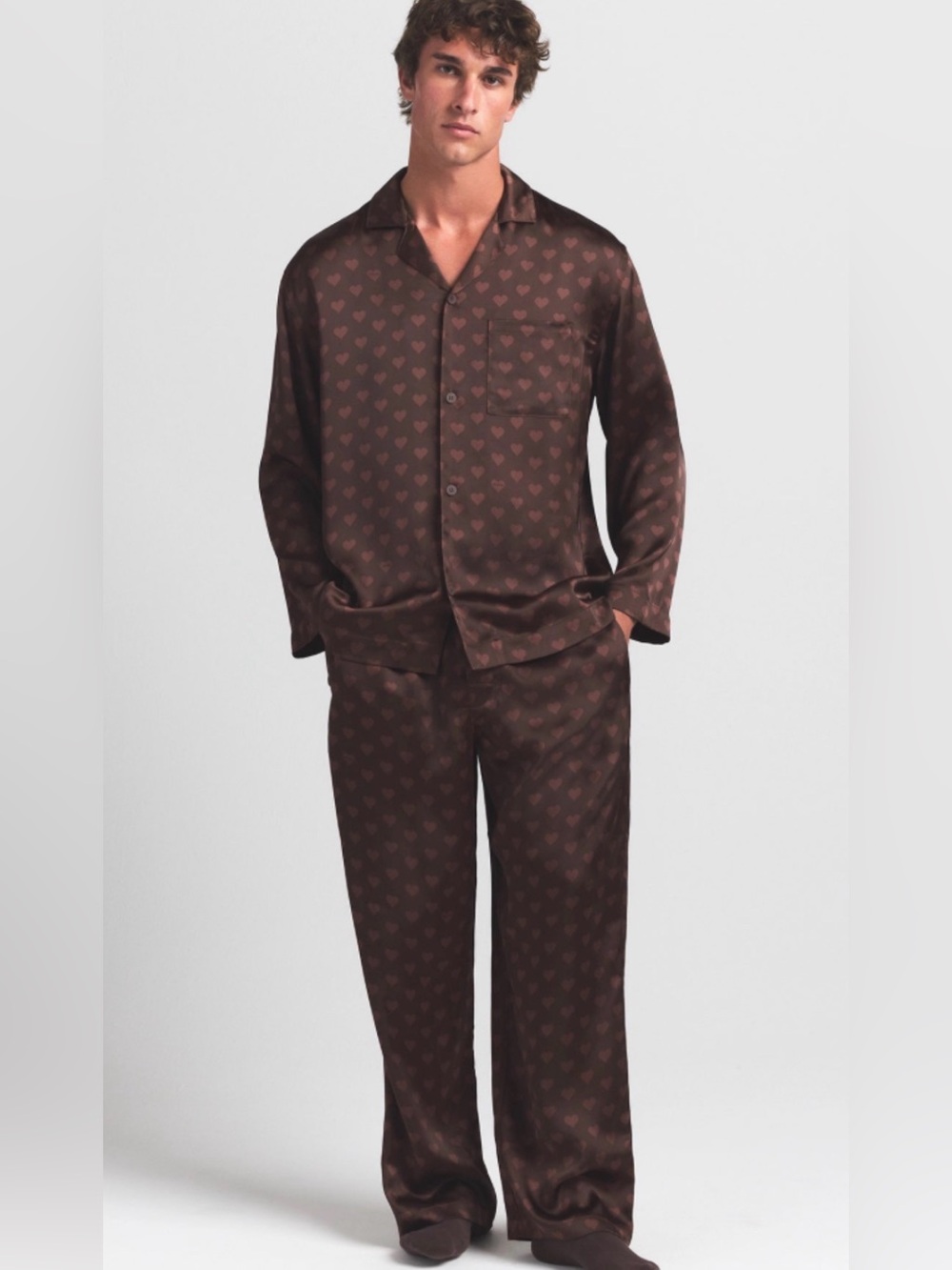 SKIMS Men’s Sateen Long sleeve sleep set size large in cocoa heart size large
